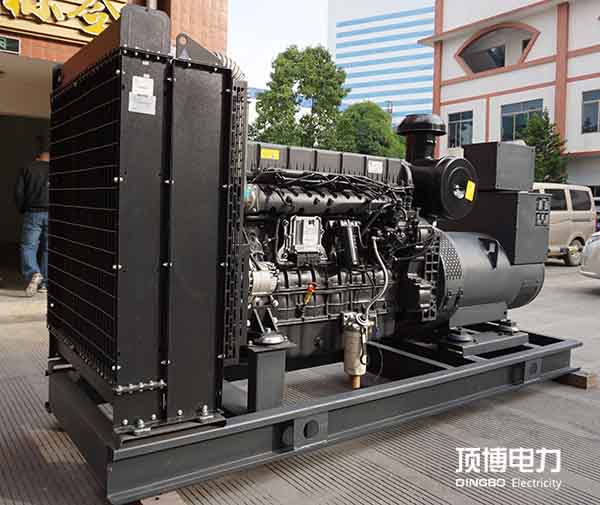 柴油發(fā)電機組 柴油發(fā)電機組