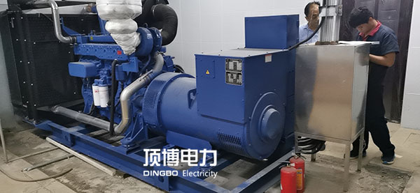 注意！柴油發(fā)電機上或周圍的灰塵、泥土和異物也是引起火災或機組過熱的原因
