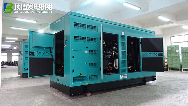 頂博柴油發(fā)電機組：企業(yè)工廠穩(wěn)定運行的堅實后盾，高效智能引領(lǐng)行業(yè)新篇章